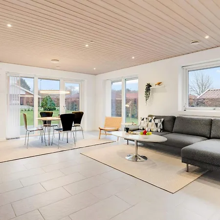 4 Star In Esbjerg V *