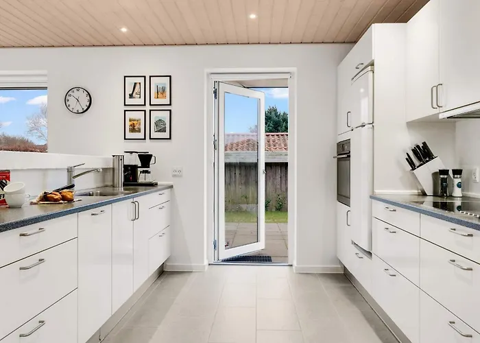 4 Star In Esbjerg V Ferienhaus *